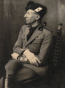 Album MVSN - Chemises noires : Augusto Turati en uniforme de milice