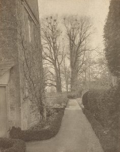 Manoir de Kelmscott : Dans le jardin