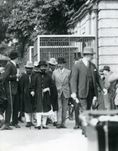 Sir Peter Chalmers Mitchell avec le régent éthiopien Haile Selassie et son entourage, Zoo de Londres