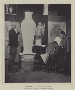 Atelier de décoration à la manufacture de porcelaine de Sèvres, France