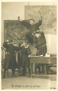 Écoliers français jouant, Vive les vacances - French Photographer