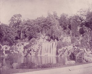 Paris : Grande Cascade au Bois de Boulogne