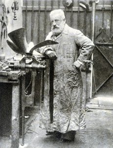 Portrait de Fernand Forest (1851 - 1914), inventeur français (moteur, pièces auto...) - photographie - French Photographer