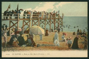 Carte postale représentant les Bains Marie-Christine au Havre, vers 1900 - French Photographer