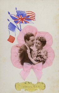 Carte souvenir, montrant les drapeaux français, anglais et américain - French Photographer