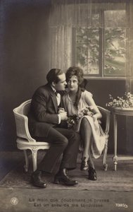 La main que je presse doucement est une confession de mon amour - French Photographer