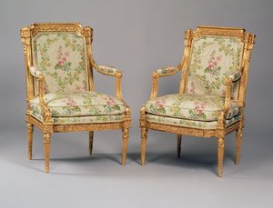 Une paire de fauteuils d