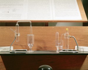 Appareil utilisé par Jean Frédéric et Irène Joliot-Curie pour découvrir la radioactivité artificielle, vers 1934