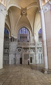 Horloge astronomique de la cathédrale de Chartres située dans le chœur
