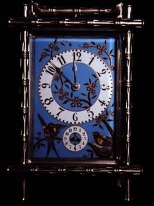 Pendule de voyage chinoiserie avec cadran et panneaux latéraux émaillés - French School