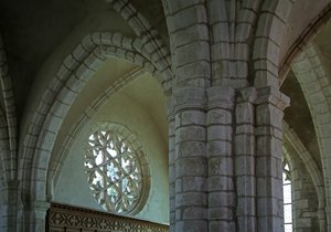 La rosace sur le mur est du transept sud