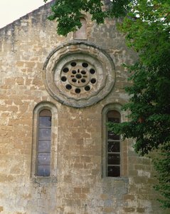 Façade avec rosace, fin du 12ème siècle