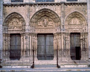 Architecture gothique : portail royal ou grand portail de la façade ouest. Cathédrale Notre-Dame de Chartres (Eure-et-Loir)