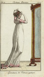 Merveilleuse se coiffant devant un miroir
