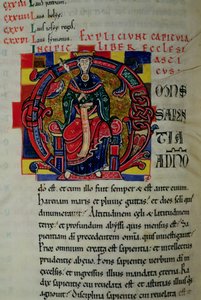 Ms 2 fol.8 Initiale historiée O représentant une figure de la Sagesse, de la Bible de Saint-Bénigne