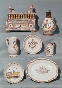 Assiettes, plat, cruche, pot à tabac ; écritoire et chope inscrits avec des motifs et slogans révolutionnaires français, fin du XVIIIe siècle - French School