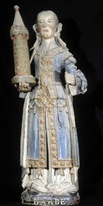 Sculpture en bois polychrome représentant Sainte Barbe (fin XVIe siècle), conservée au Musée de Dinan.