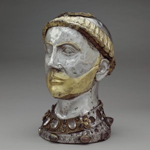 Buste reliquaire de Saint Yrieix, c.1220-40 (argent doré avec cristal de roche, gemmes et verre)