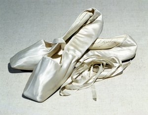 Chaussures de ballet signées appartenant à Maria Taglioni (1804-84) - French School