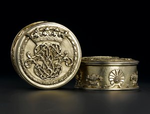 Petite boîte circulaire en vermeil avec couvercle du service de toilette Lennoxlove, appartenant à Frances Teresa Stewart, duchesse de Richmond et Lennox : Français, Paris, essayée entre septembre 1672 et octobre 1674