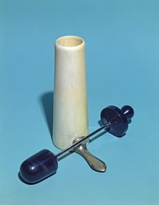 Spéculum vaginal utilisé par Antoine Jobert de Lamballe (métal et ivoire)