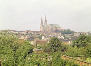 Vue de la cathédrale de Chartres, du sud-est, commencée en 1194