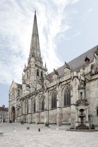 Vue de la Cathédrale Saint-Lazare d