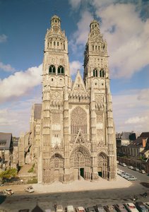 Vue de la façade ouest, XIIIe-XVe siècle