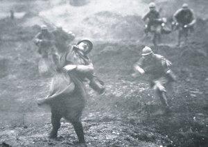 Soldat français de la Première Guerre mondiale touché par des tirs lors d