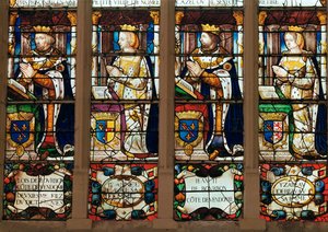 Vitrail représentant Louis de Bourbon (1376-1446) Comte de Vendôme, Jeanne de Laval (d.1468) Jean II de Bourbon (1446-77) Comte de Vendôme et Isabelle de Beauvau (d.1474) - French School