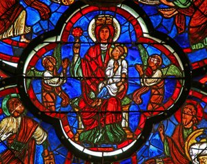 Vitrail représentant la Vierge tenant le Christ sur son genou et une rose dans sa main droite (détail)