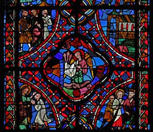 Fenêtre représentant la deuxième section de la fenêtre de Saint Jacques, w5 : au centre se trouvent les clous de la Passion ; Philetus est converti ; Hermogène avec Saint Jacques ; une église ; Saint Jacques avec 2 hommes