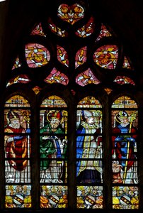 Fenêtre w203 représentant Saint Hilaire, un saint non identifié, Saint Exupéry, Saint Sernin