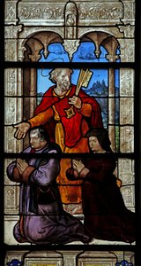 Vitrail w32 représentant Saint Pierre et deux donateurs