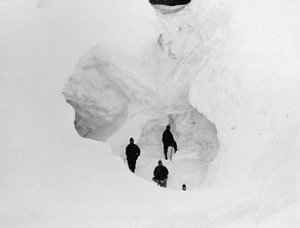 Grotte de glace, vers 1911-1913
