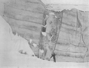 Crevasse recimentée, vers 1911, 1913 - G. Murray Levick