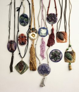 Pendentifs en pâte de verre, vers les années 1920 - Gabriel Argy Rousseau