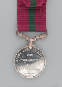 Médaille de long service et de bonne conduite, sergent-major régimentaire Hassan Jabir, les King