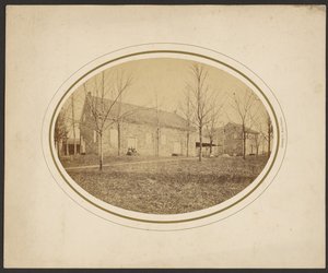 [Bâtiments en briques]