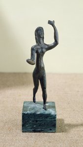 Décoration murale Danseuse en métal brut