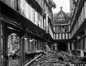 Dégâts causés par les bombes à l