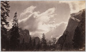 Vallée de Yosemite, avec des nuages