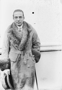 Rudolph Valentino, vers 1925