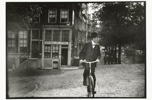 Cycliste sur le Keizersgracht à Amsterdam - George Hendrik Breitner