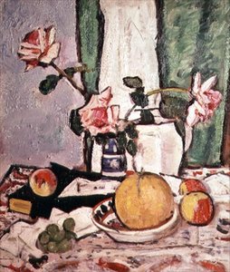 Nature morte de roses et un pamplemousse