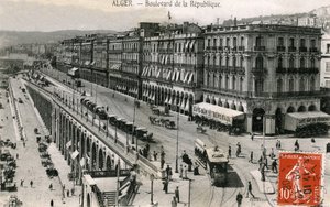Carte postale représentant le Boulevard de la République, Alger, Algérie