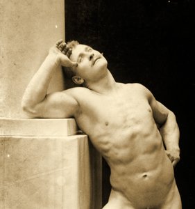 Eugen Sandow, en pose gréco-romaine classique, c.1894