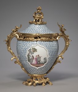 Vase couvert, fabriqué par la Manufacture de Porcelaine de Meissen, Allemagne, 1749