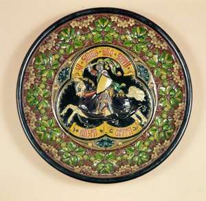 Plat avec décoration en relief, par Bichweiler de Hambourg, 1880