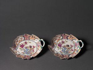 Plat feuille, fabriqué par la Manufacture de Porcelaine de Meissen - German School